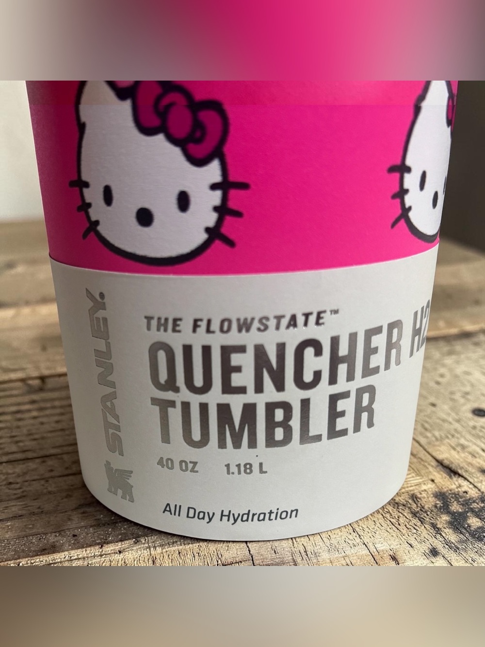 Stanley Pink Hello Kitty FlowState 40oz Tumbler NIB - Picture 5 of 5